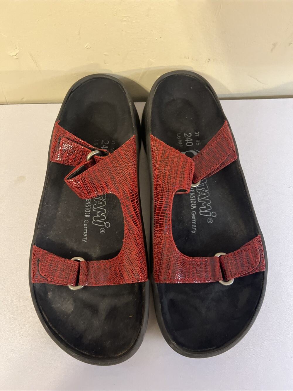 Birkenstock 6.5 7 Red Leather Women’s Tatami Size 37.